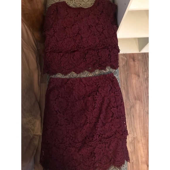 Lulus 2 piece! - Picture 2 of 2